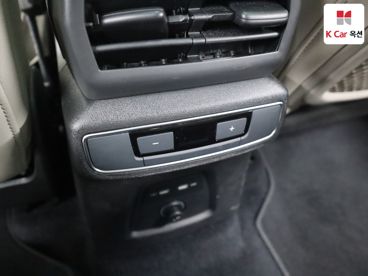 Audi Q4 2023 - Image 26