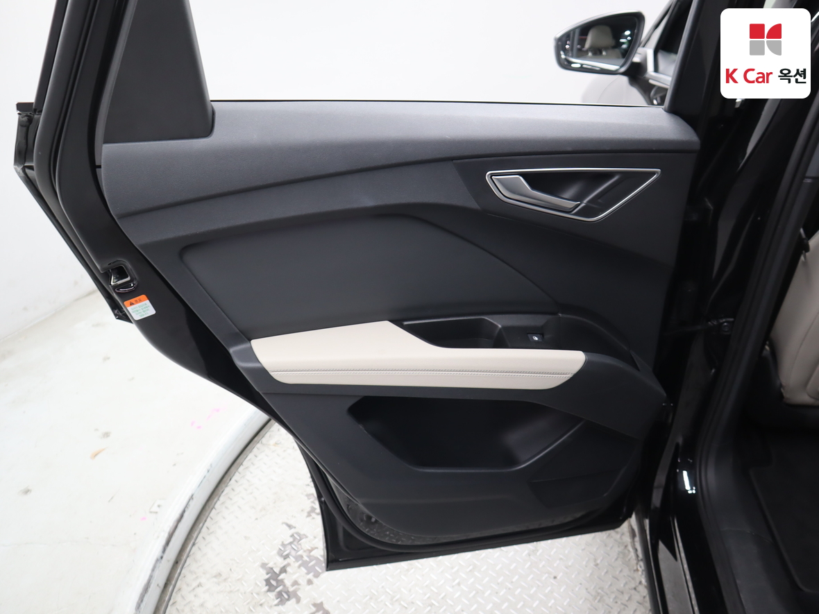 Audi Q4 2023 - Image 24