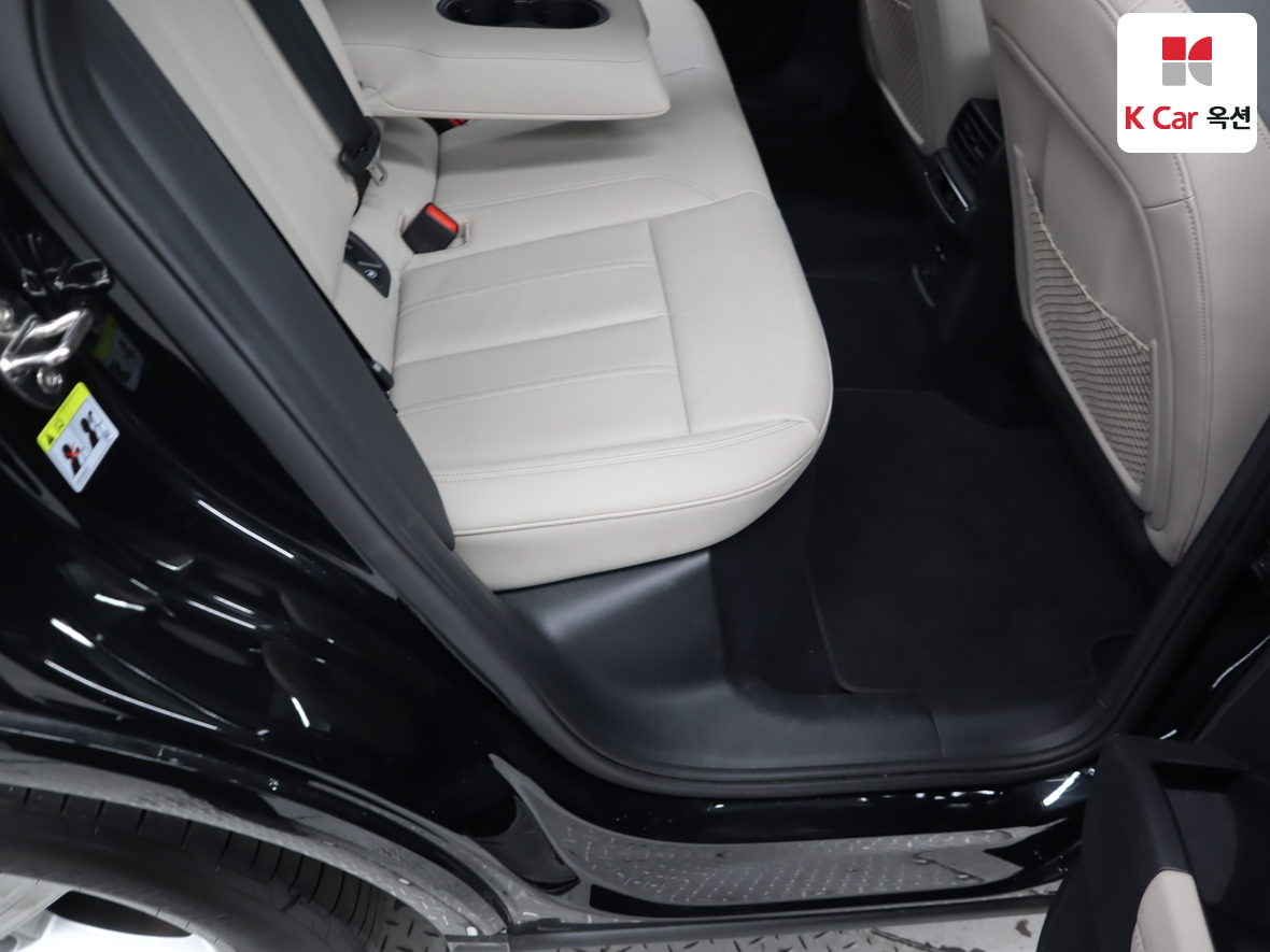 Audi Q4 2023 - Image 32