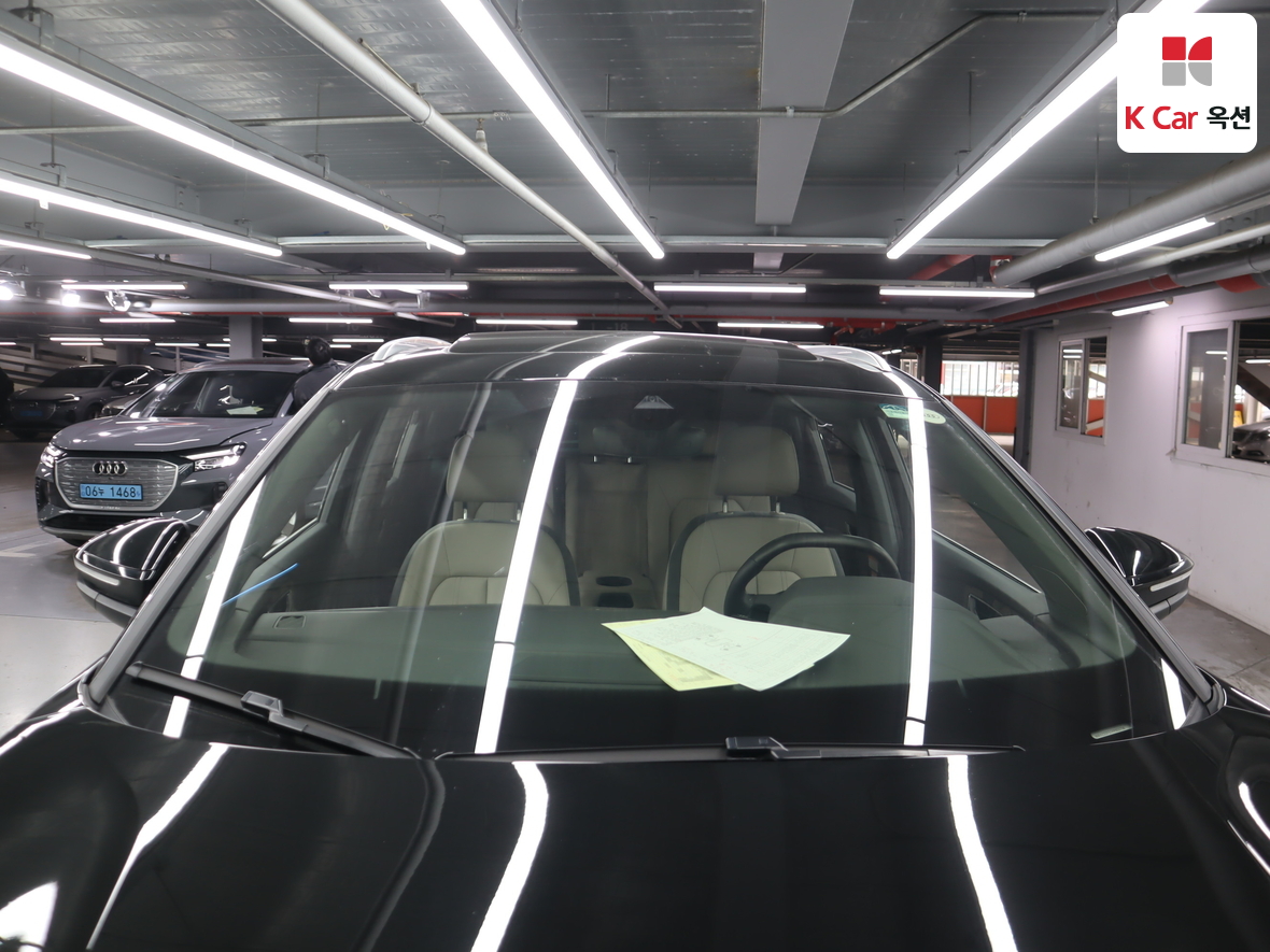 Audi Q4 2023 - Image 38