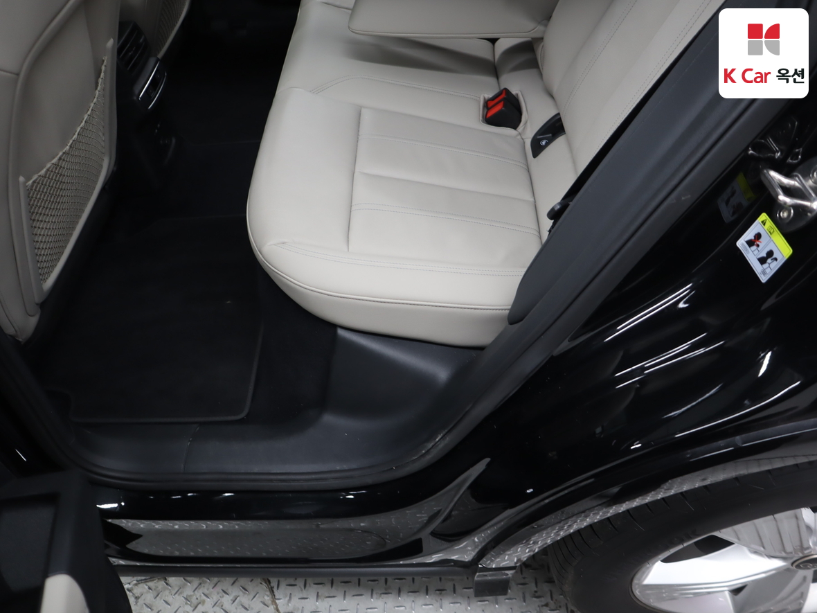 Audi Q4 2023 - Image 25