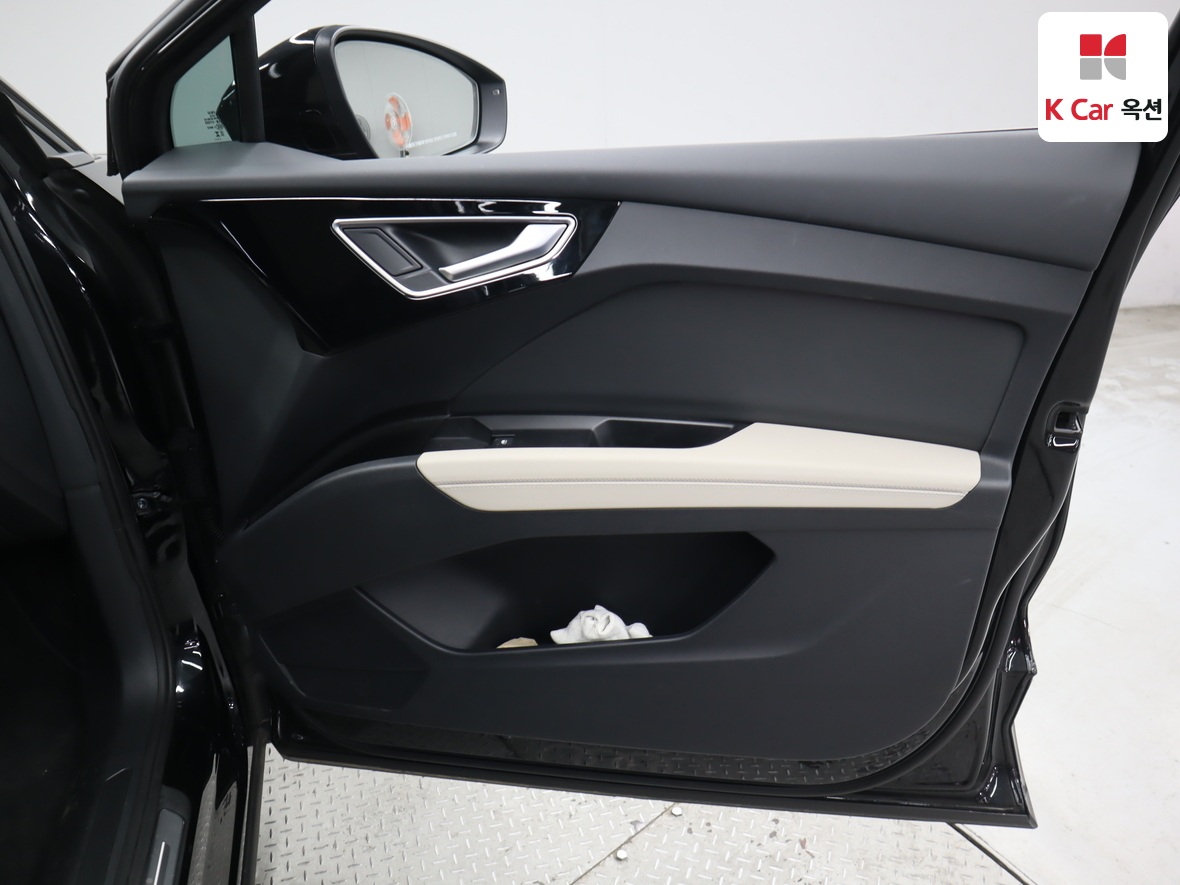 Audi Q4 2023 - Image 33