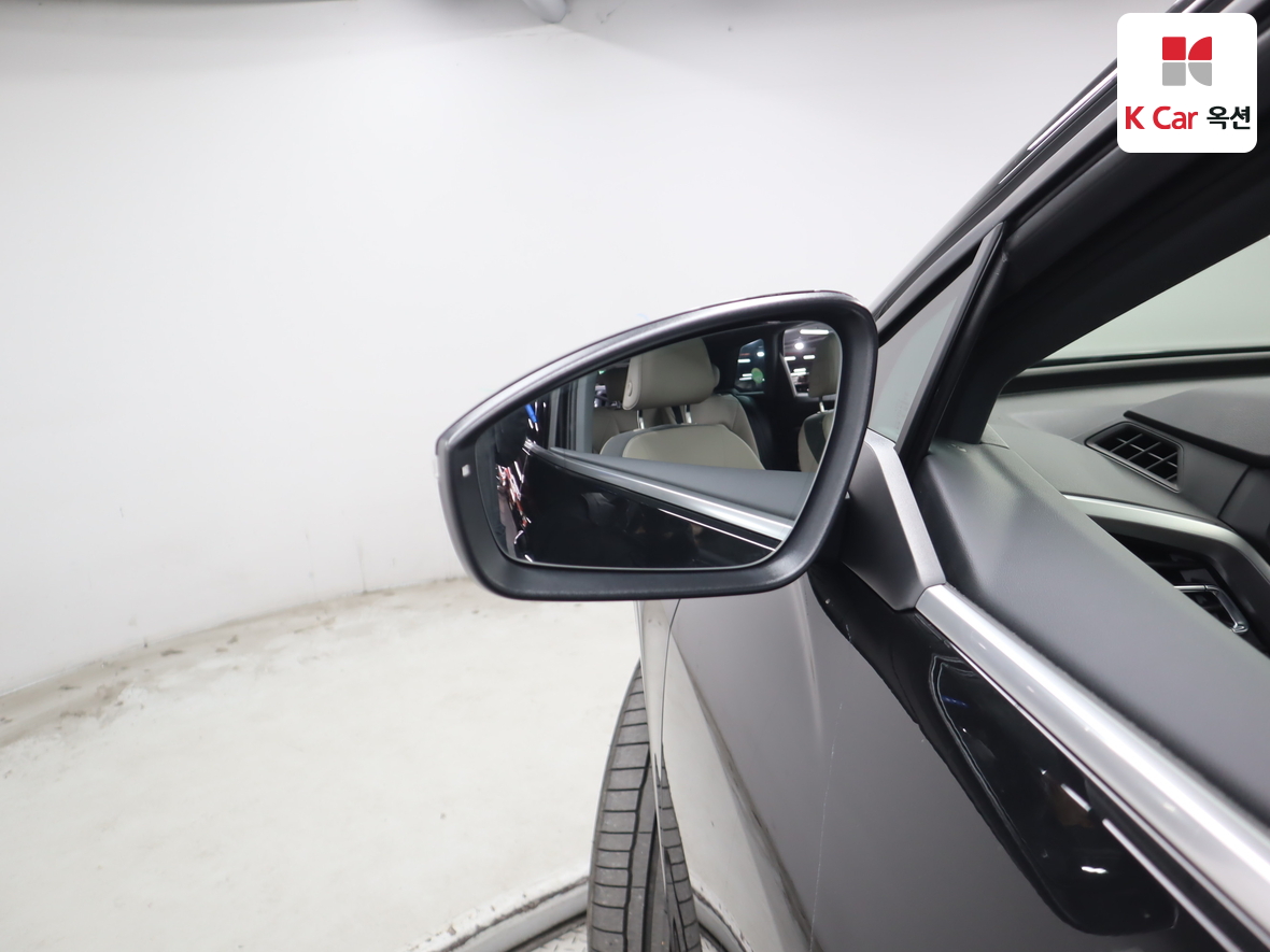 Audi Q4 2023 - Image 23