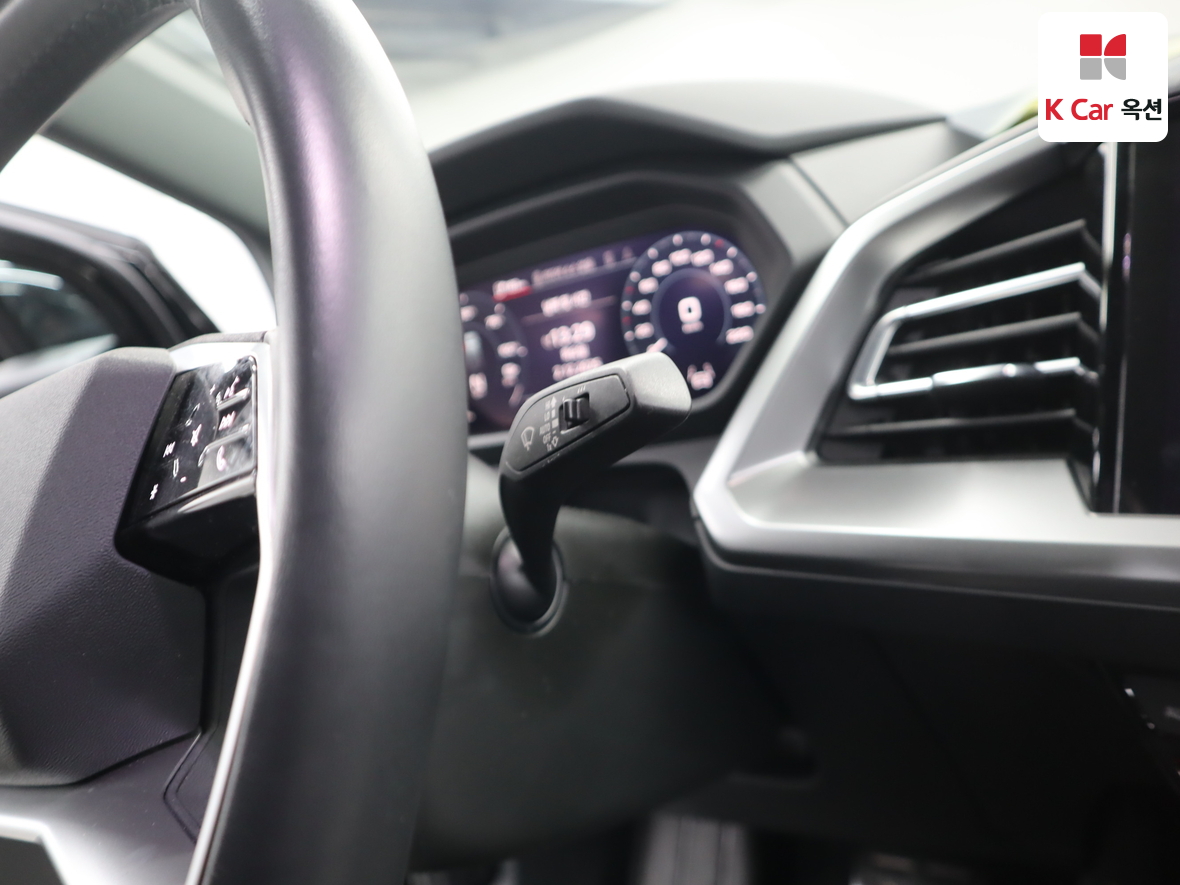 Audi Q4 2023 - Image 11