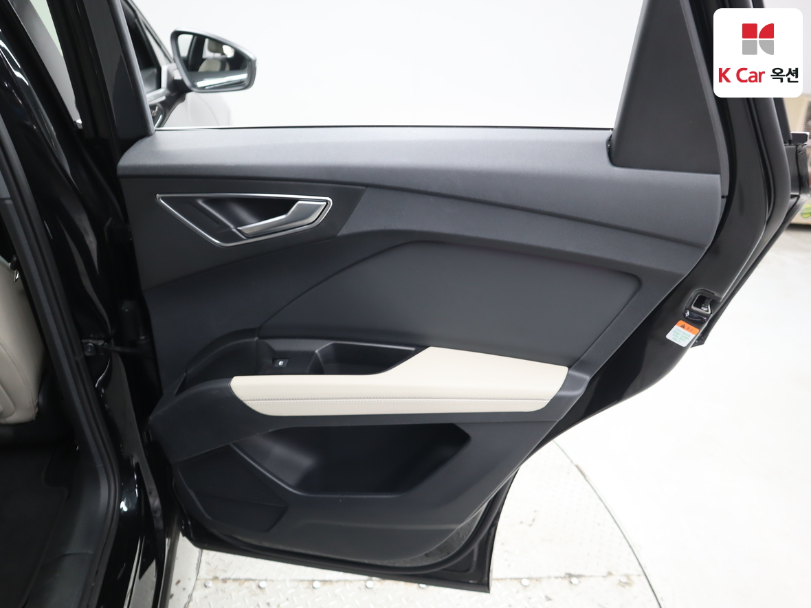 Audi Q4 2023 - Image 31