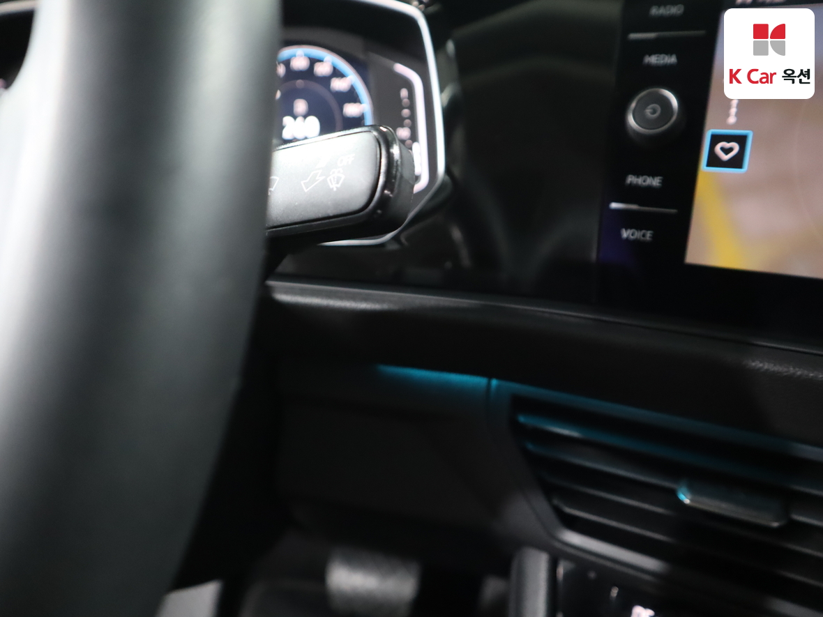 Volkswagen Jetta 2023 - Image 11