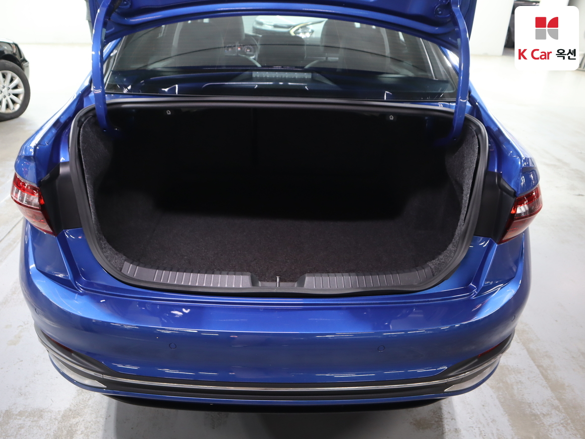 Volkswagen Jetta 2023 - Image 27