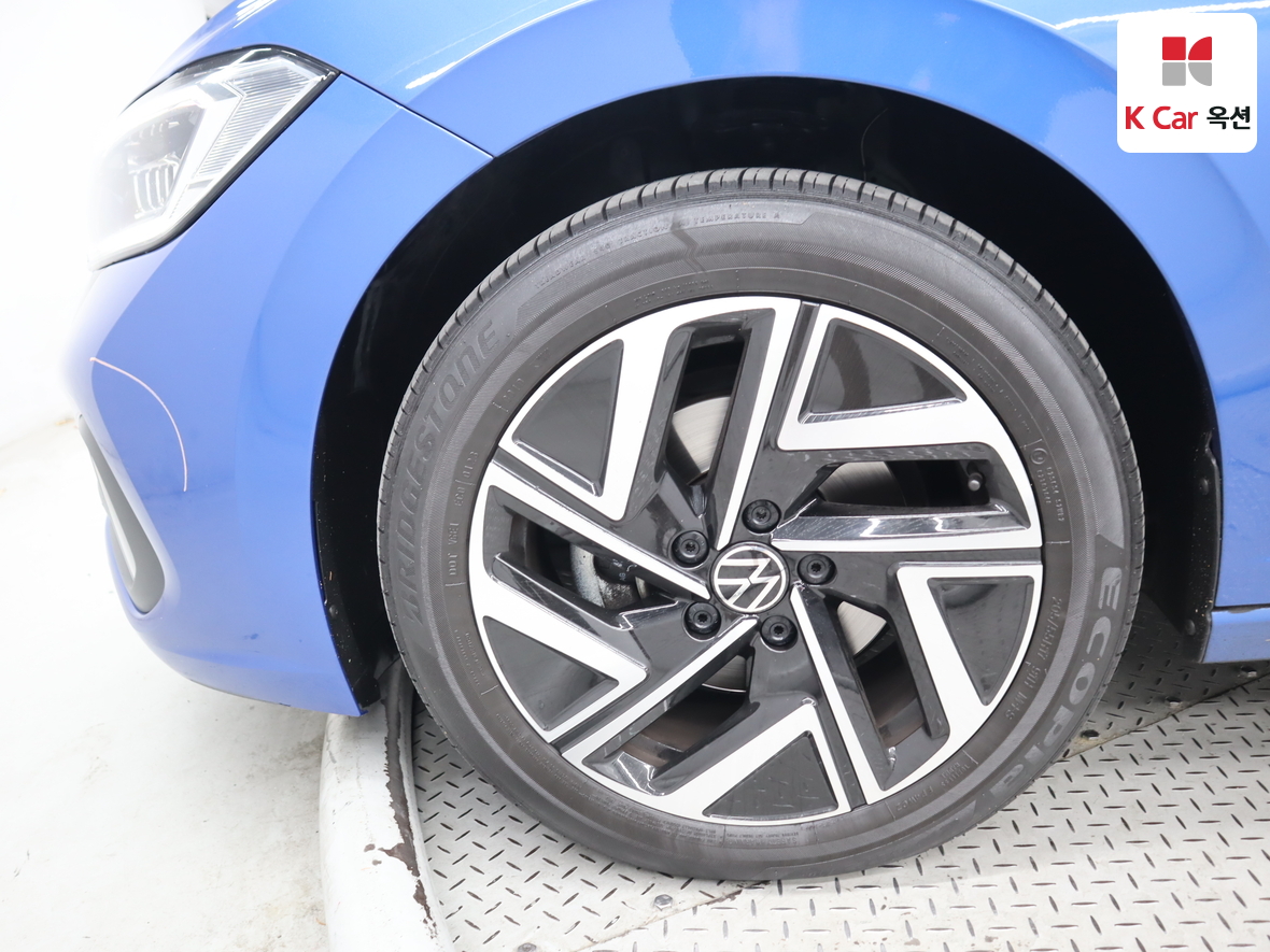 Volkswagen Jetta 2023 - Image 46