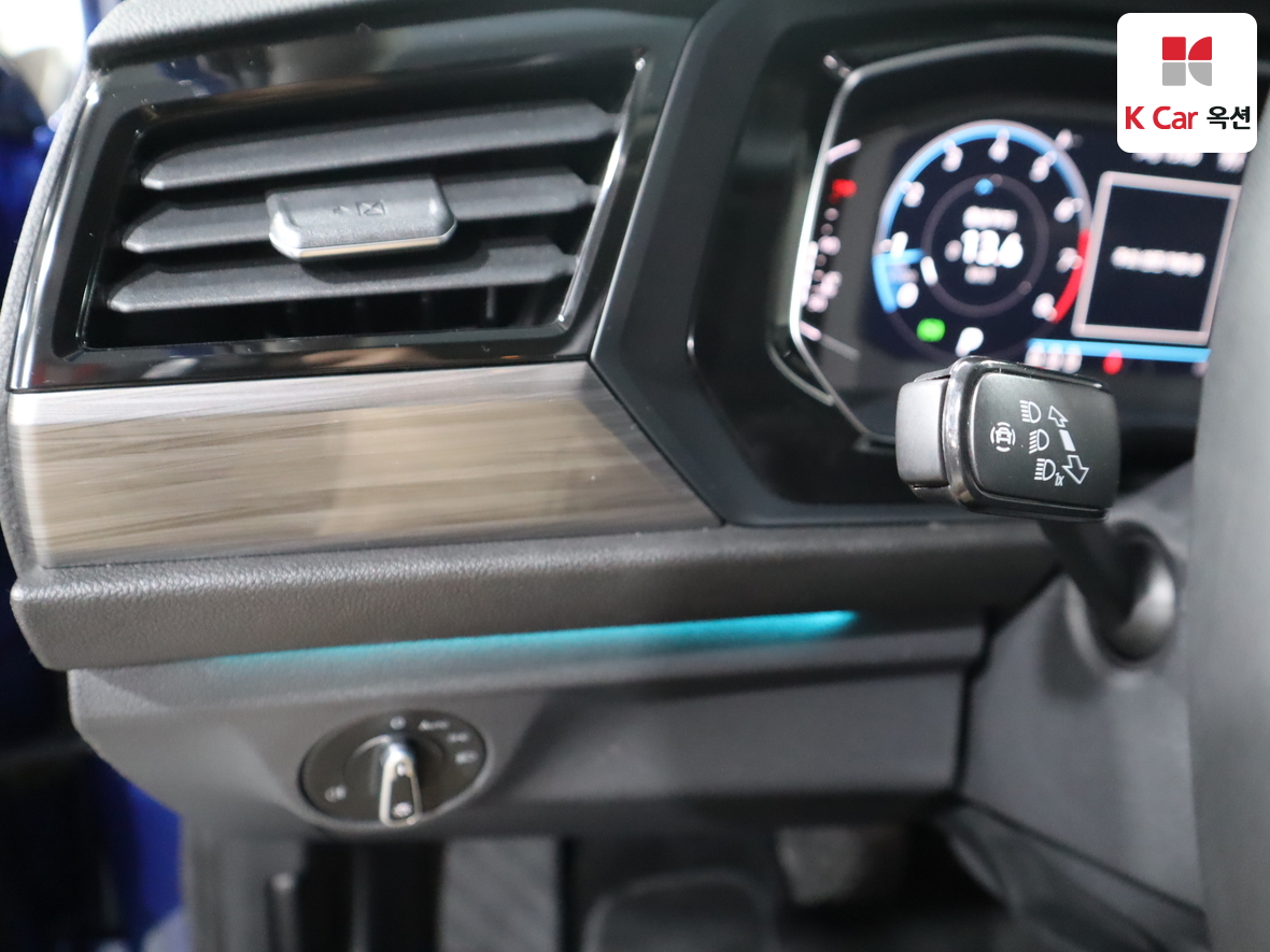 Volkswagen Jetta 2023 - Image 9