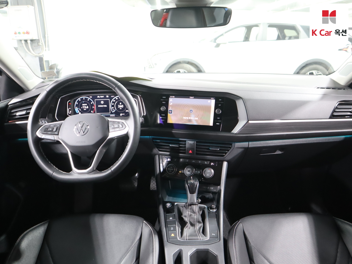 Volkswagen Jetta 2023 - Image 3