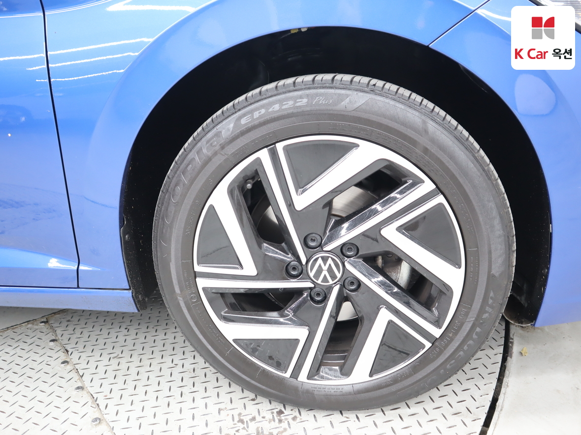 Volkswagen Jetta 2023 - Image 43