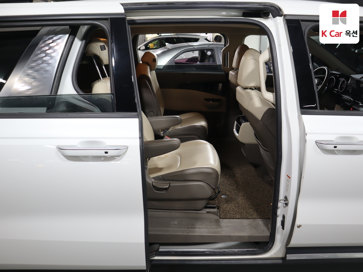 كيا - كارنفال - Image 26