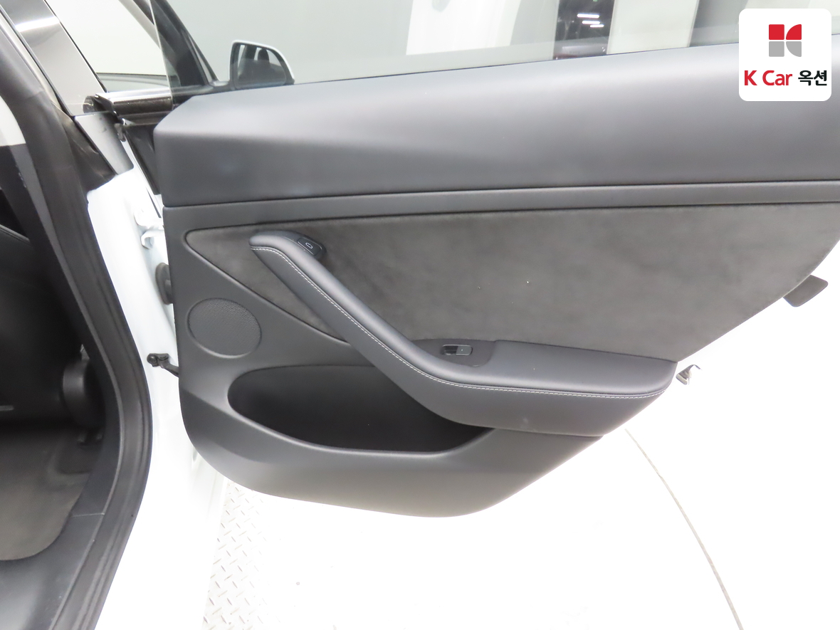 تسلا - MODEL 3 - Image 30