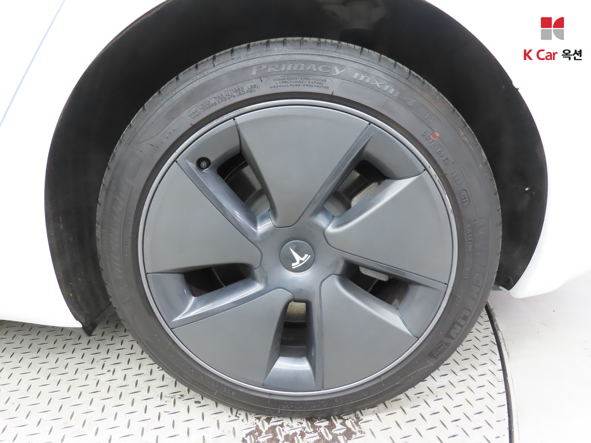 تسلا - MODEL 3 - Image 41