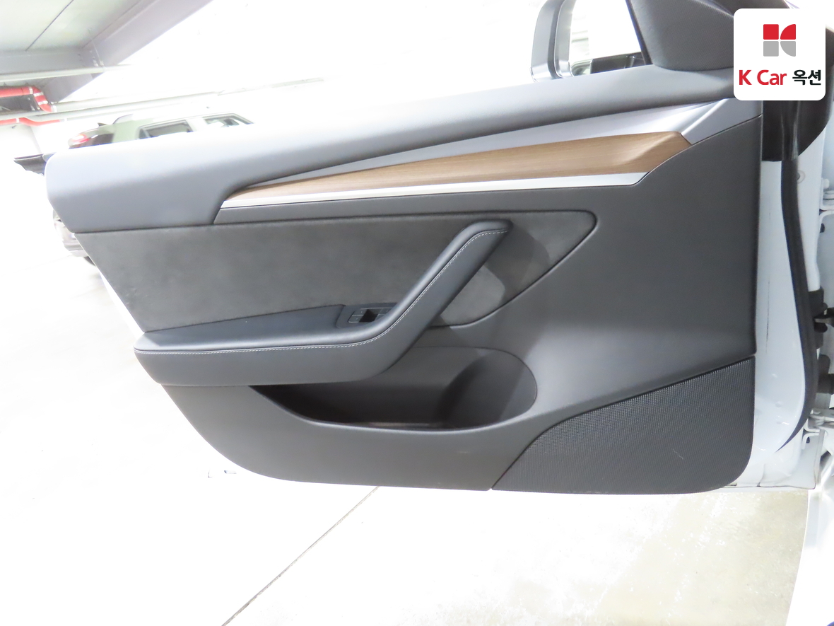 تسلا - MODEL 3 - Image 8