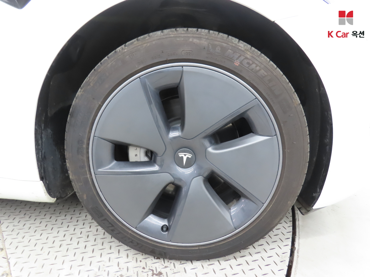 تسلا - MODEL 3 - Image 39
