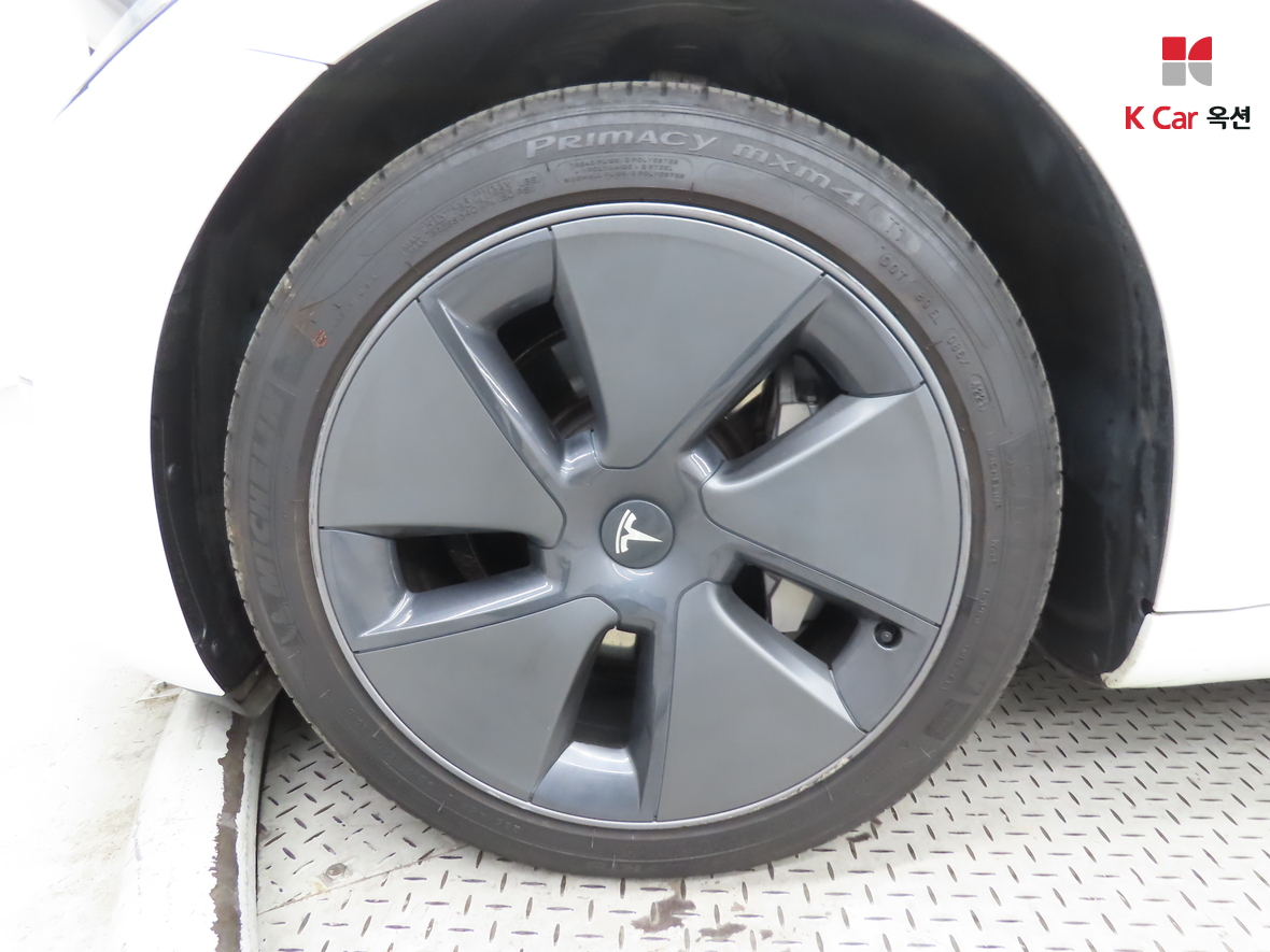 تسلا - MODEL 3 - Image 42