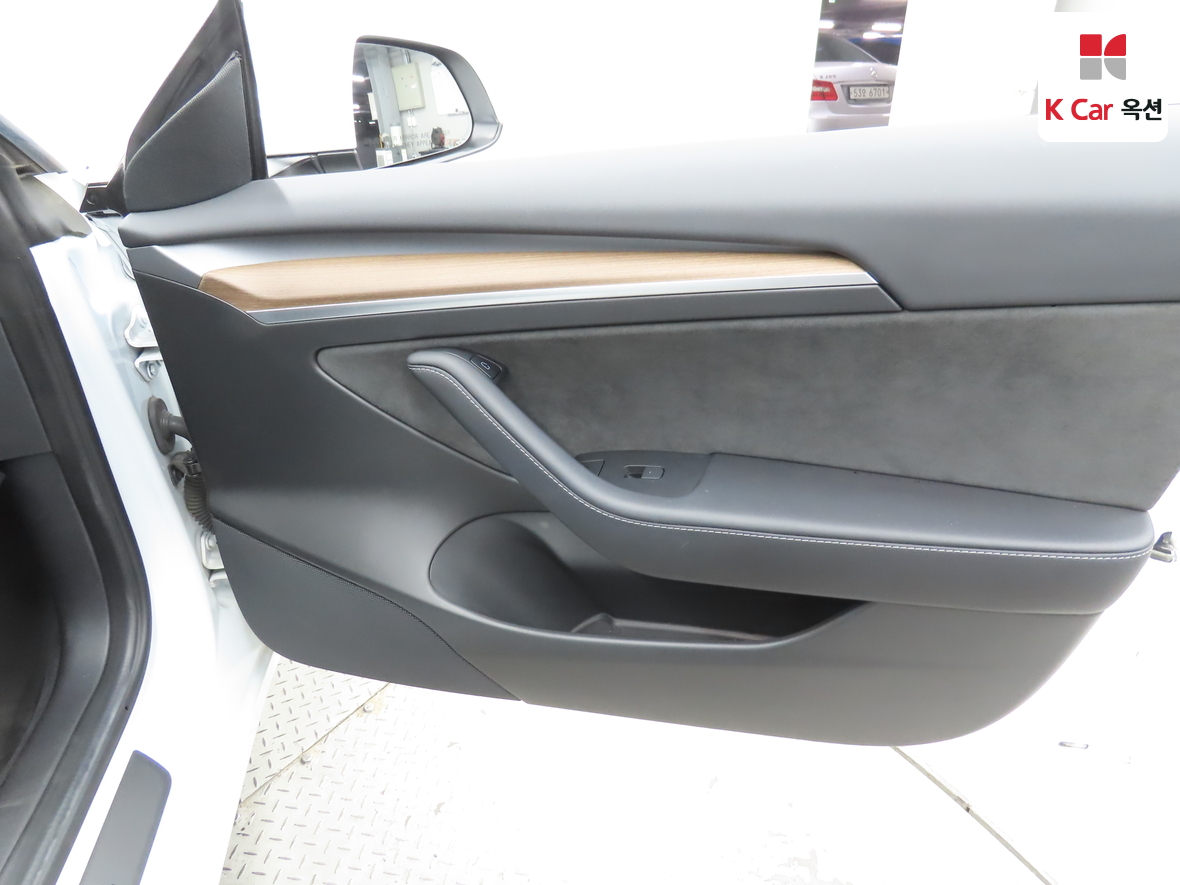 تسلا - MODEL 3 - Image 31