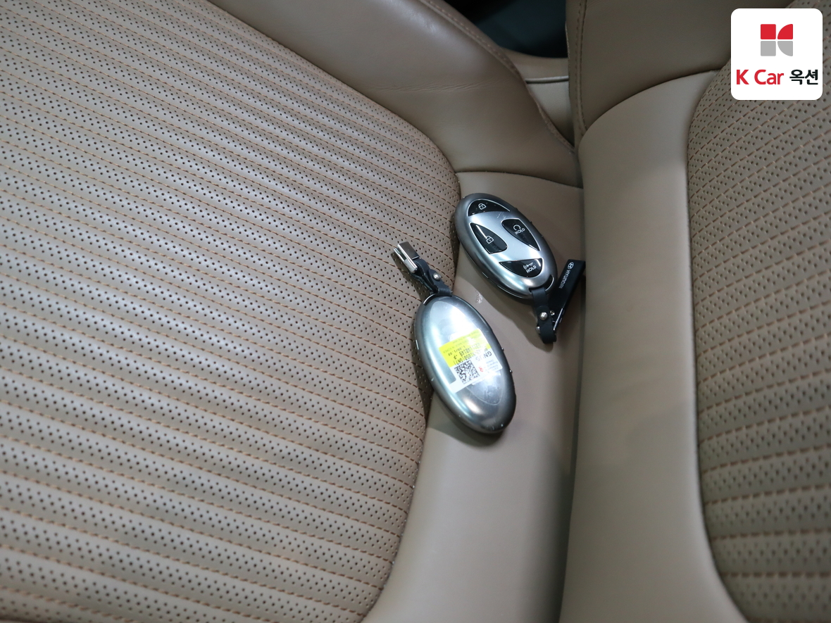 هيونداي - أزيرا - Image 17