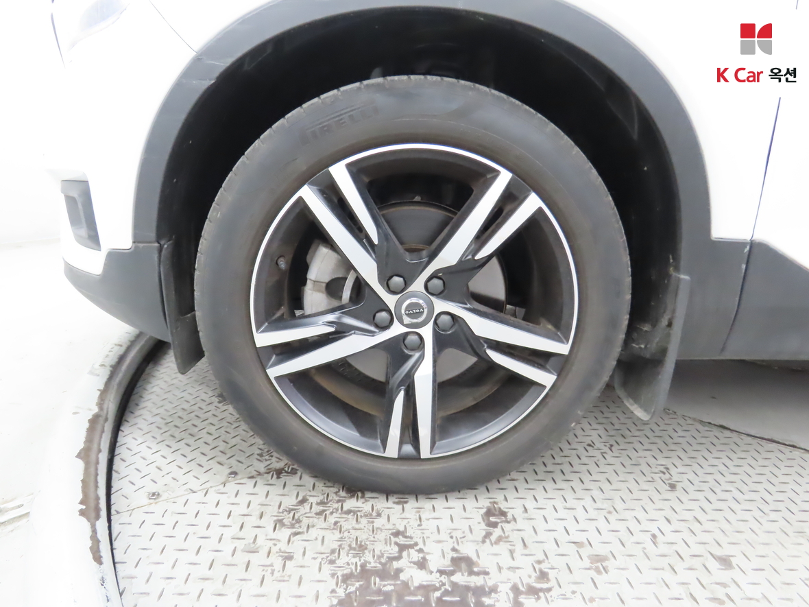 فولفو - XC40 - Image 42