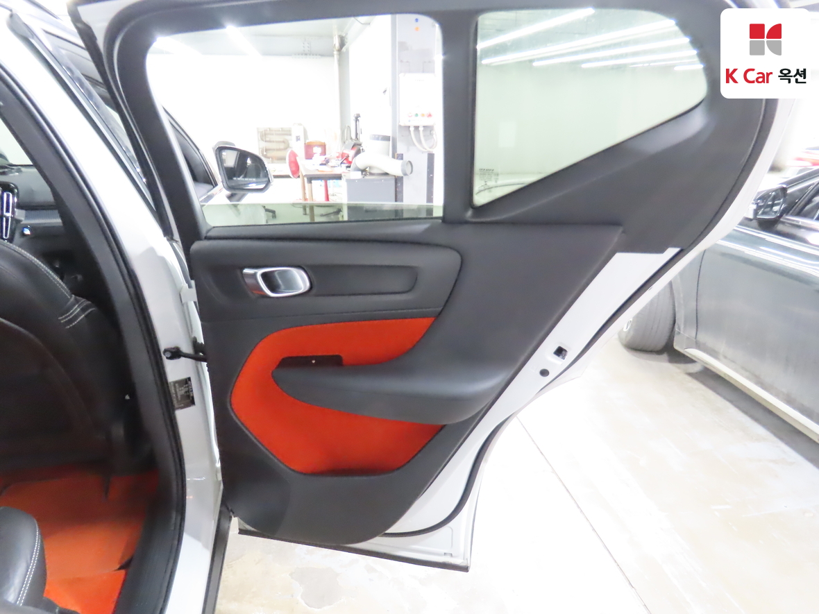 فولفو - XC40 - Image 30