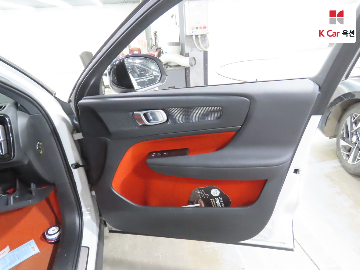 فولفو - XC40 - Image 32