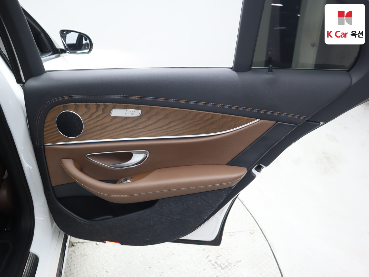 مرسيدس - E250 - Image 30