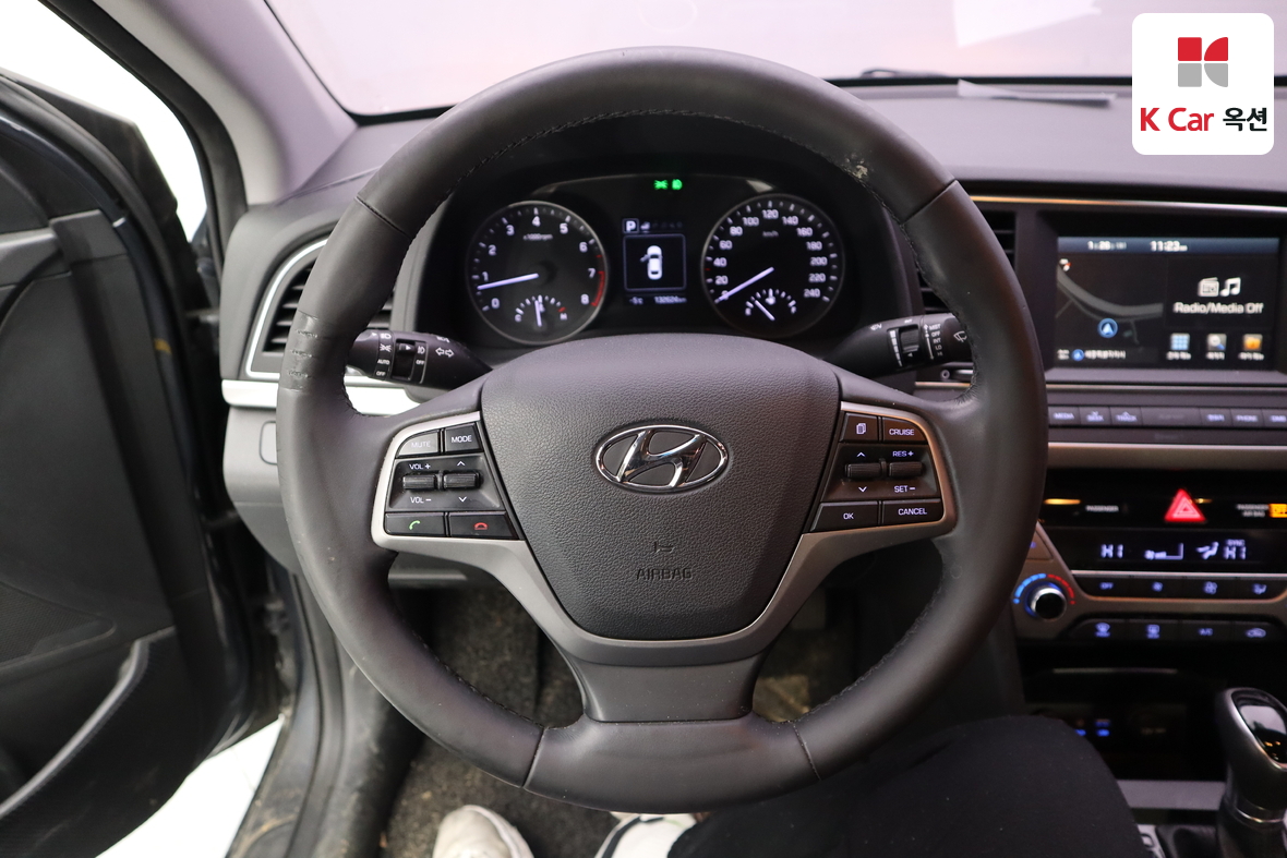 Hyundai Elantra 2016 - Image 10