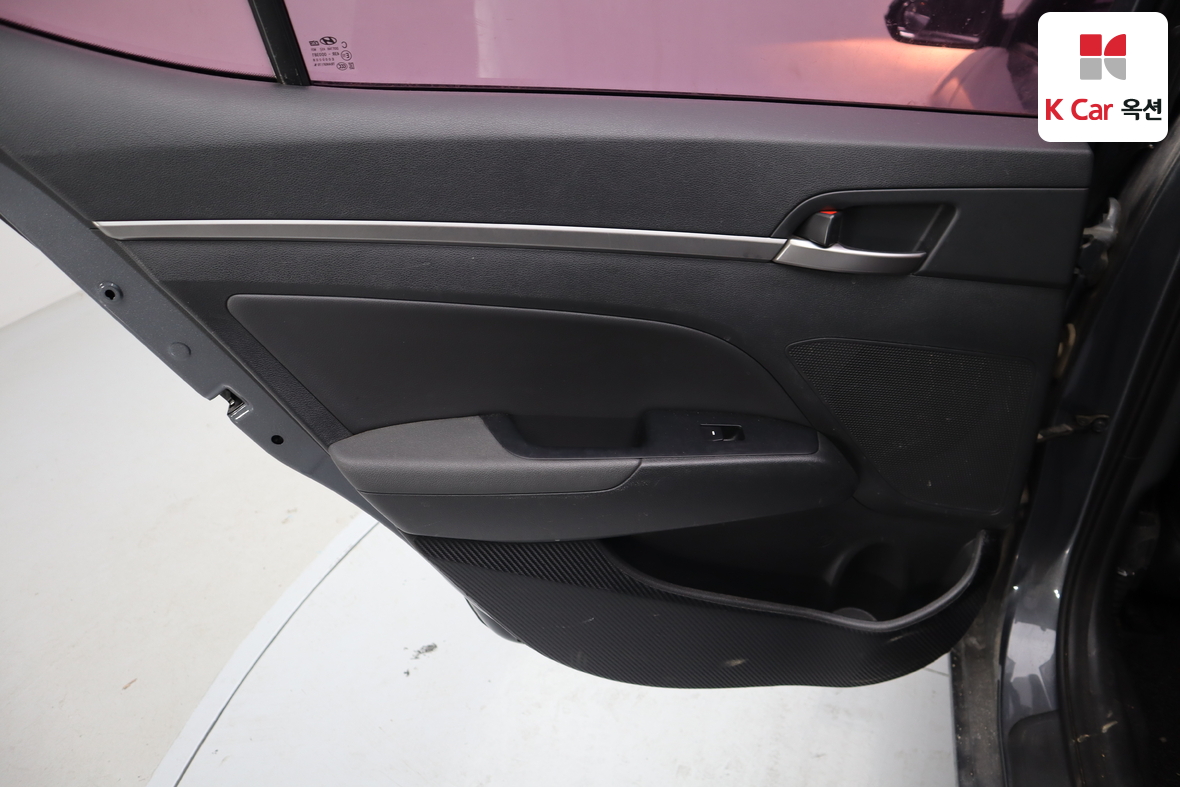 Hyundai Elantra 2016 - Image 20