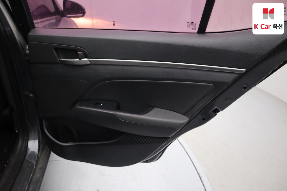 Hyundai Elantra 2016 - Image 25