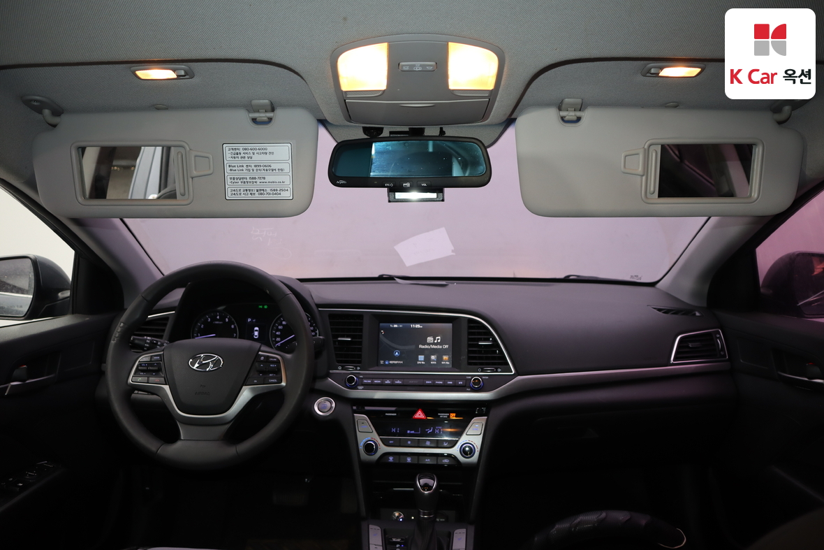 Hyundai Elantra 2016 - Image 3