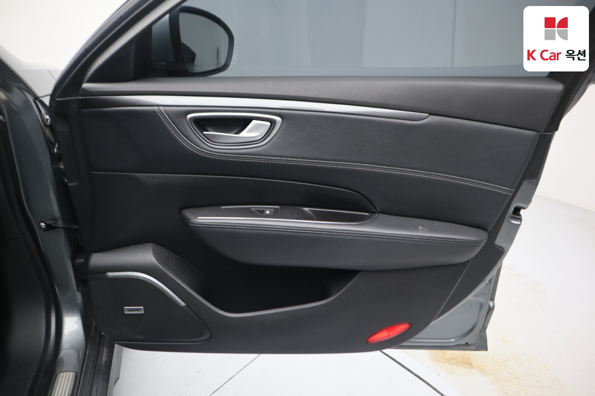 Renault Samsung SM6 2017 - Image 32