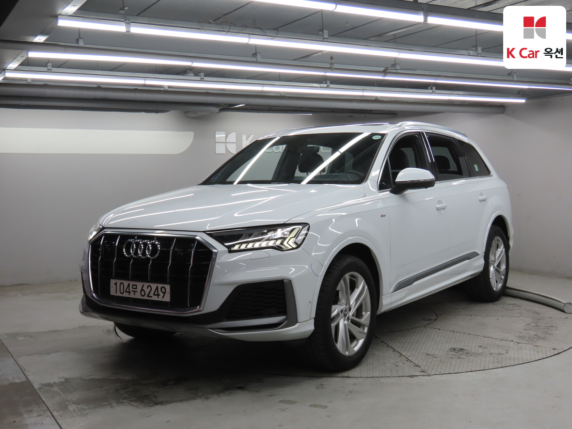 아우디 Q7 2021 - 이미지 1