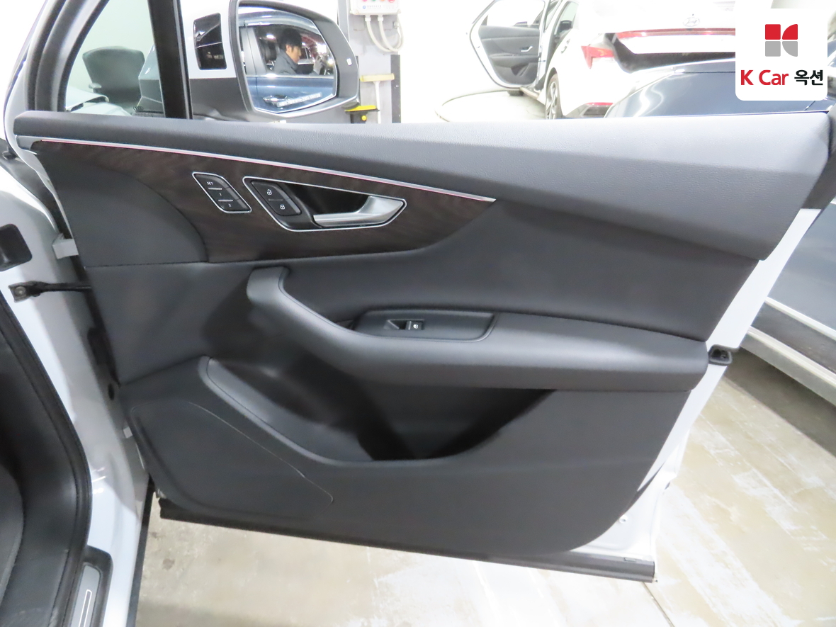 아우디 Q7 2021 - 이미지 32