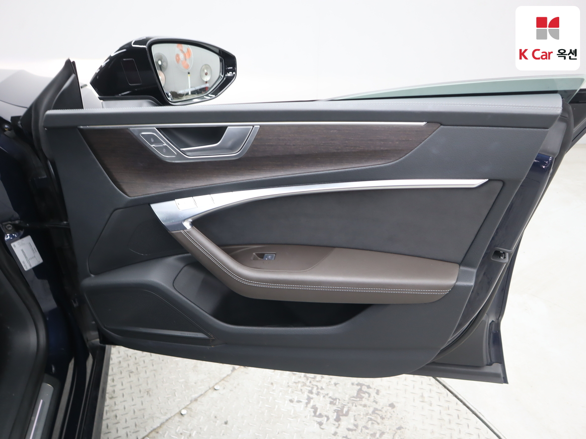 Audi A7 2022 - Image 32