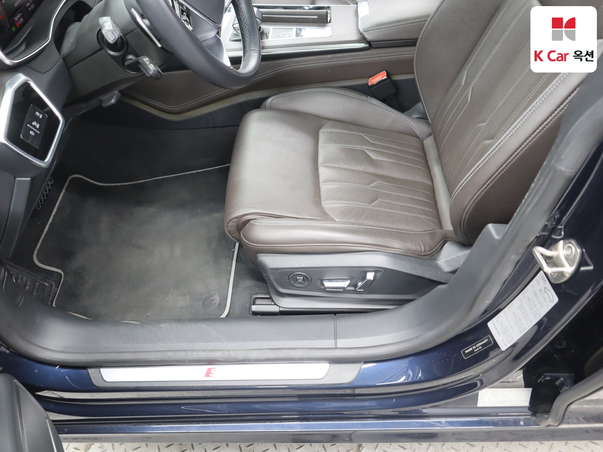 Audi A7 2022 - Image 18