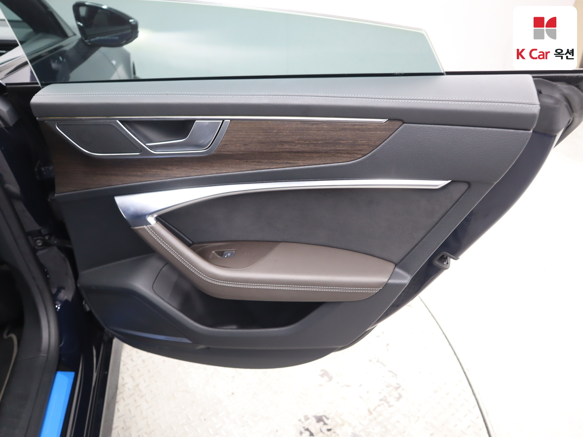 Audi A7 2022 - Image 30