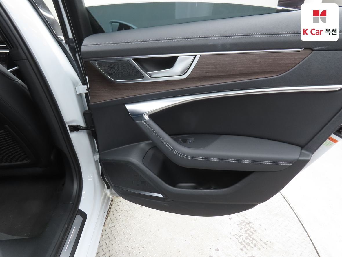 أودي A6 2023 - صورة 30