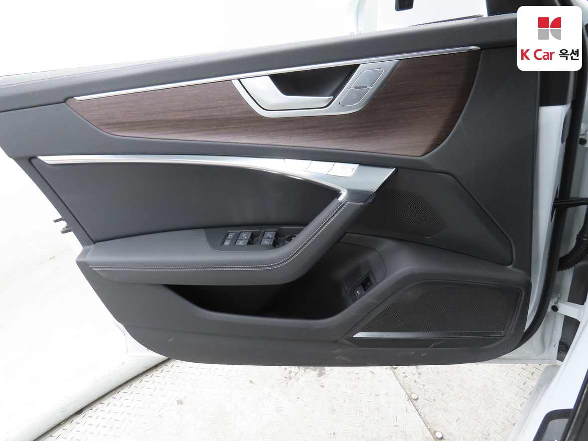 أودي A6 2023 - صورة 8