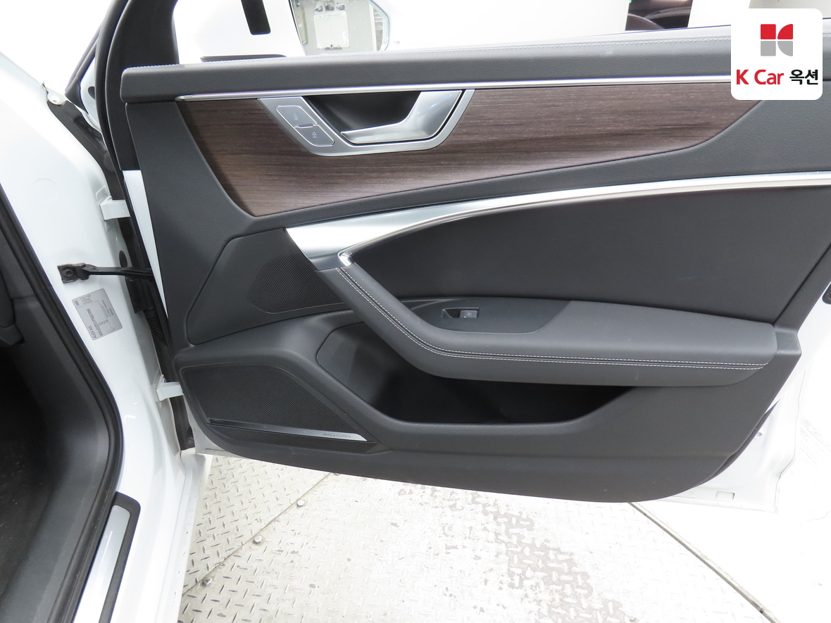 أودي A6 2023 - صورة 32