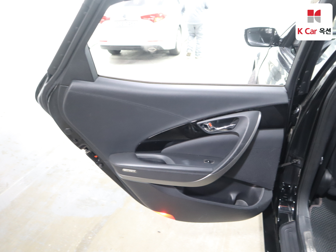 Hyundai AZERA 2012 - Image 24