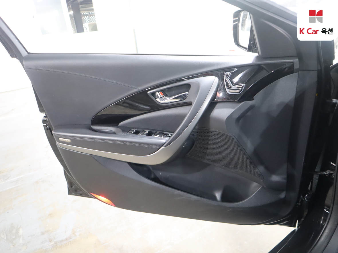 Hyundai AZERA 2012 - Image 8