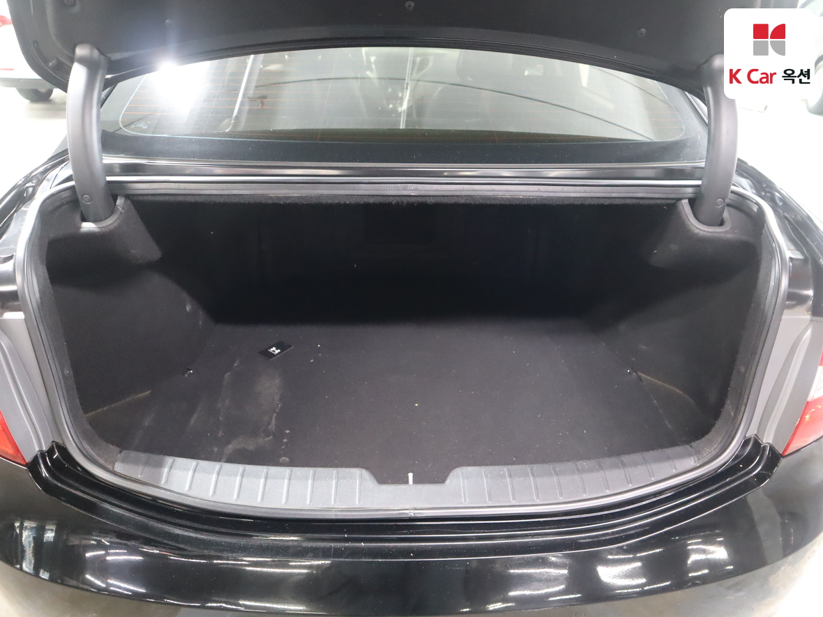 Hyundai AZERA 2012 - Image 28