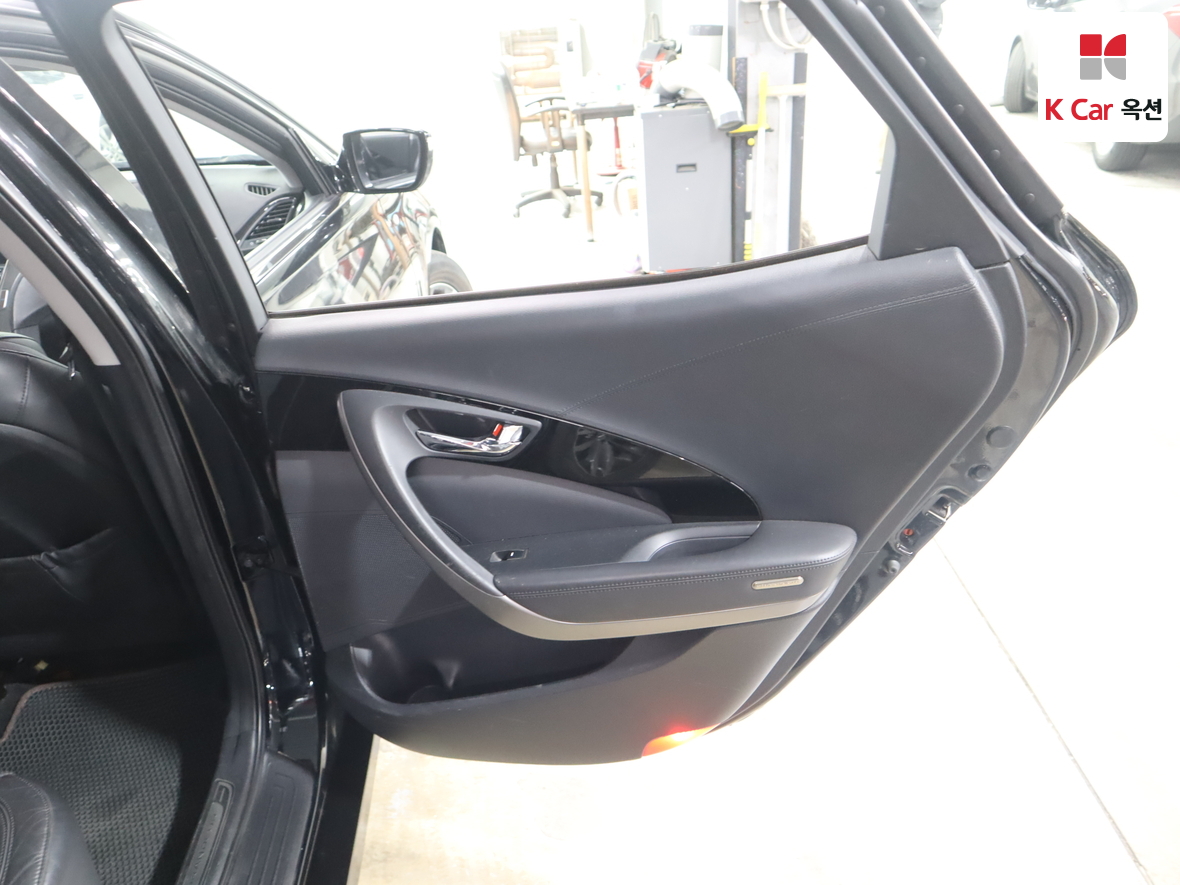 Hyundai AZERA 2012 - Image 29