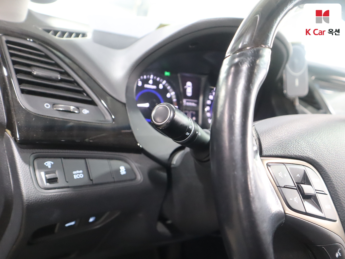 Hyundai AZERA 2012 - Image 9