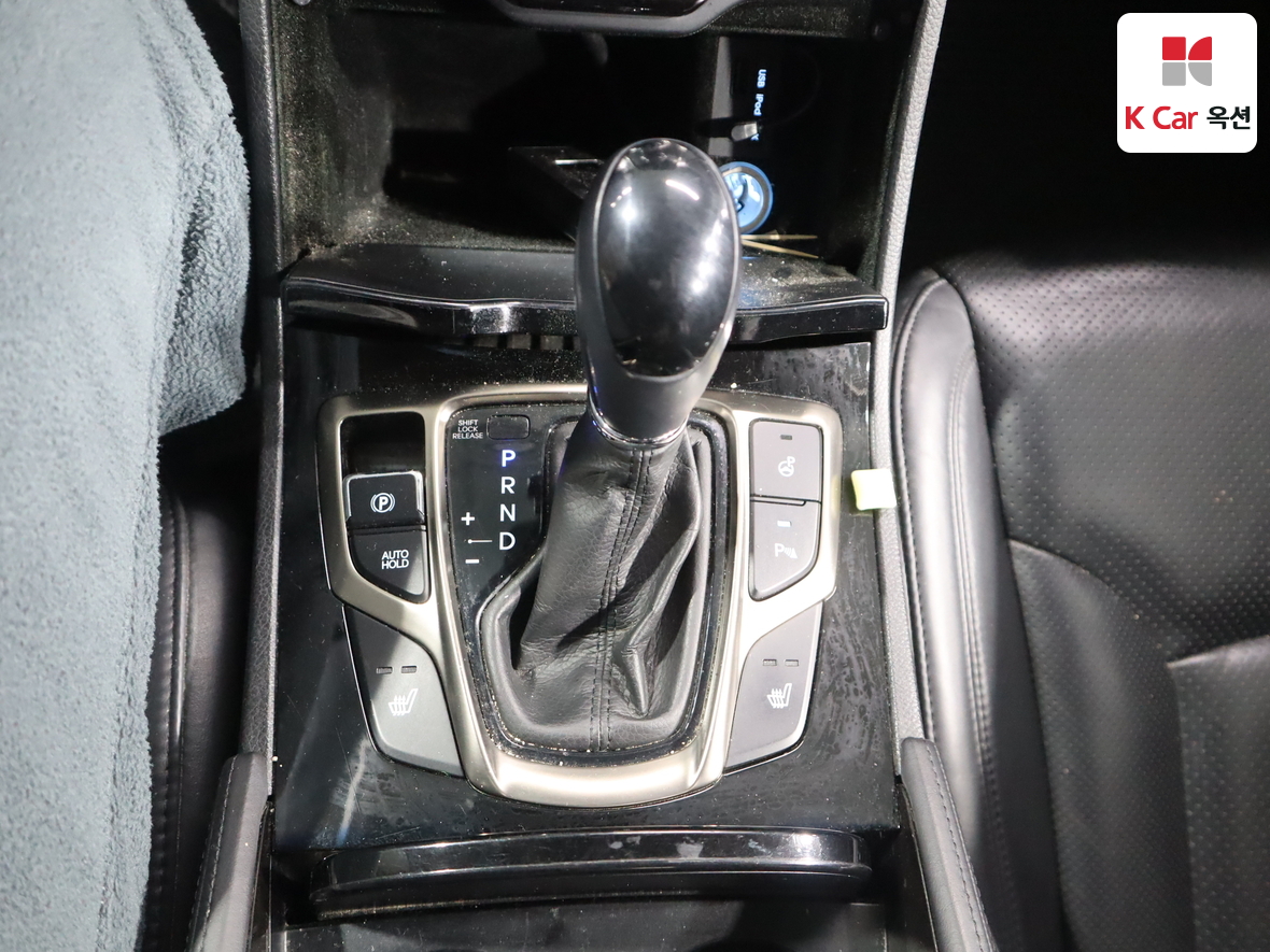 Hyundai AZERA 2012 - Image 17