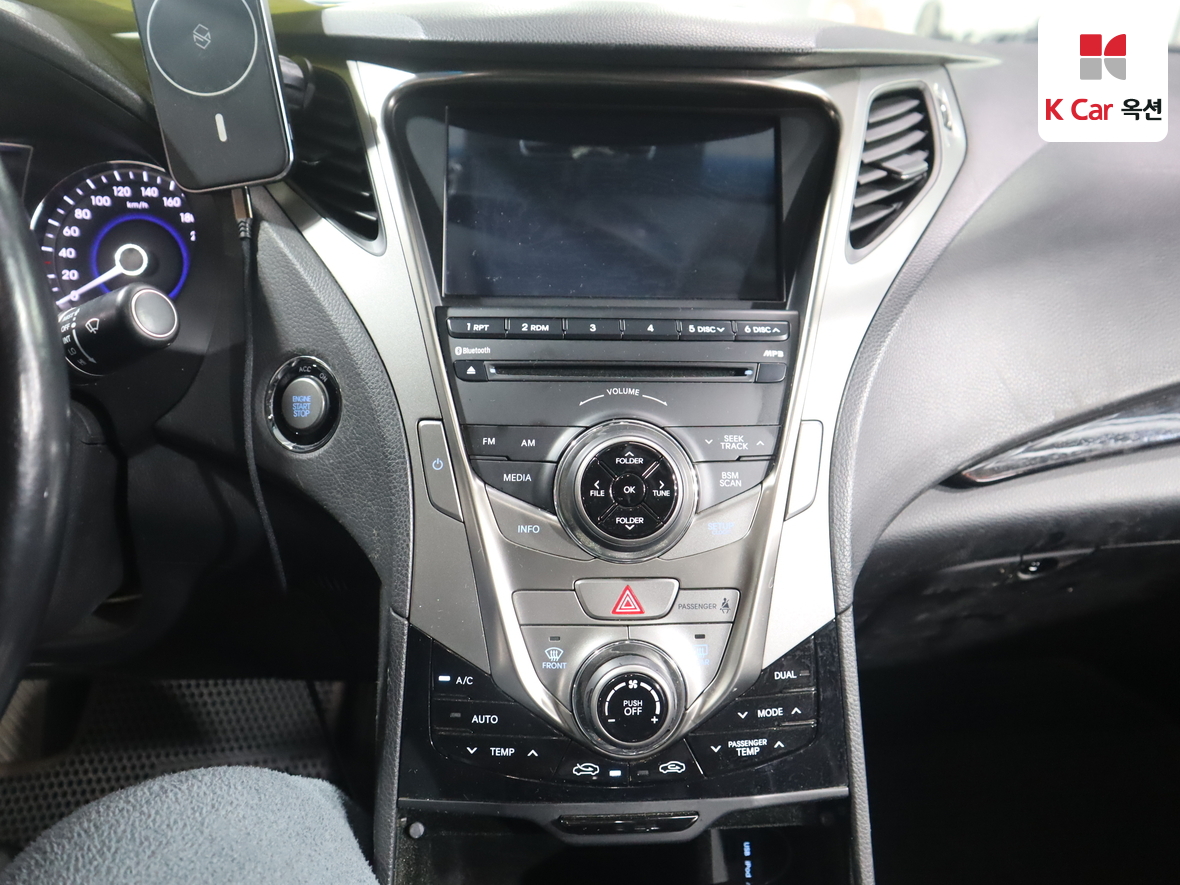 Hyundai AZERA 2012 - Image 6