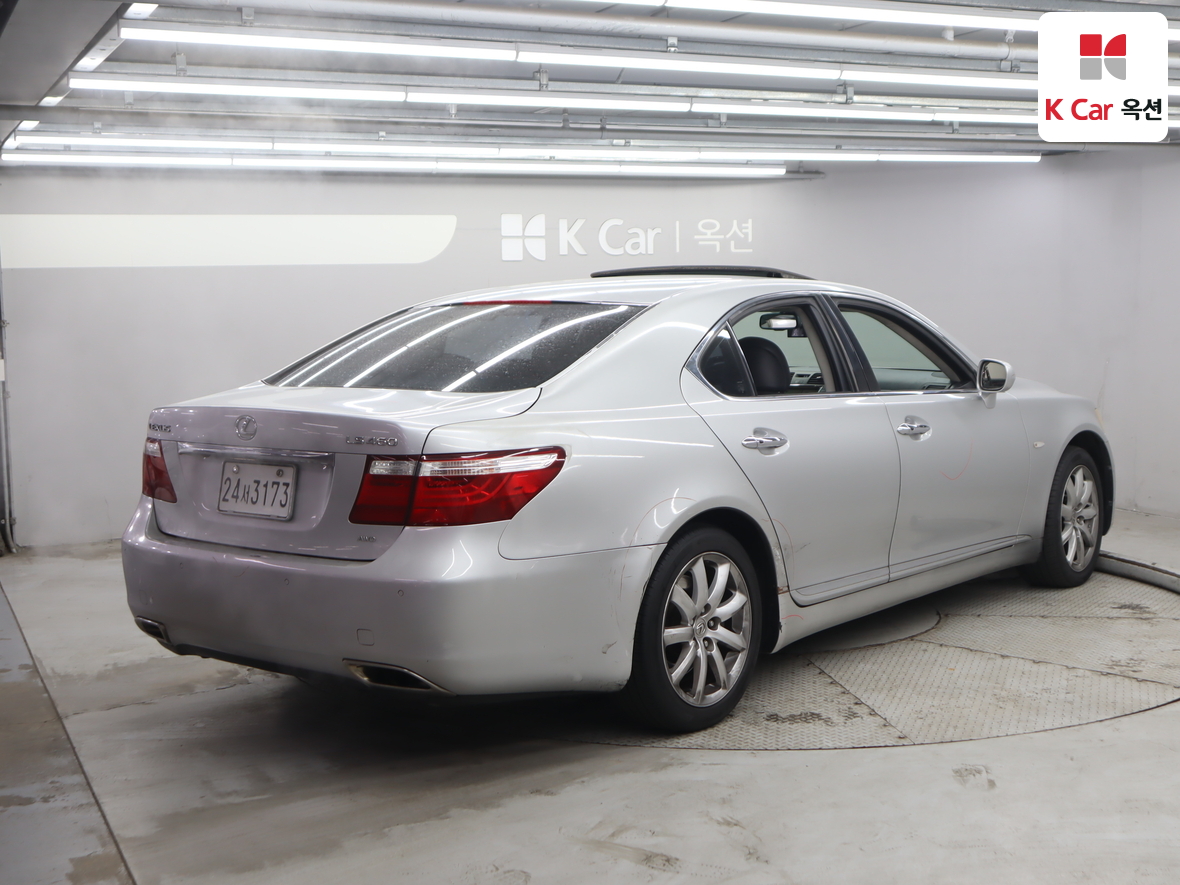 2009 - Lexus LS460