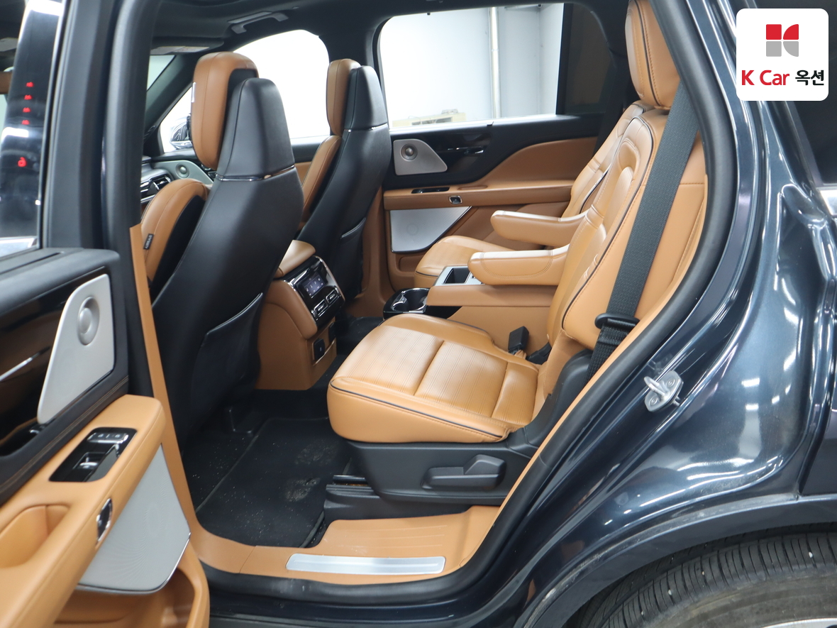 2021 - Lincoln Aviator