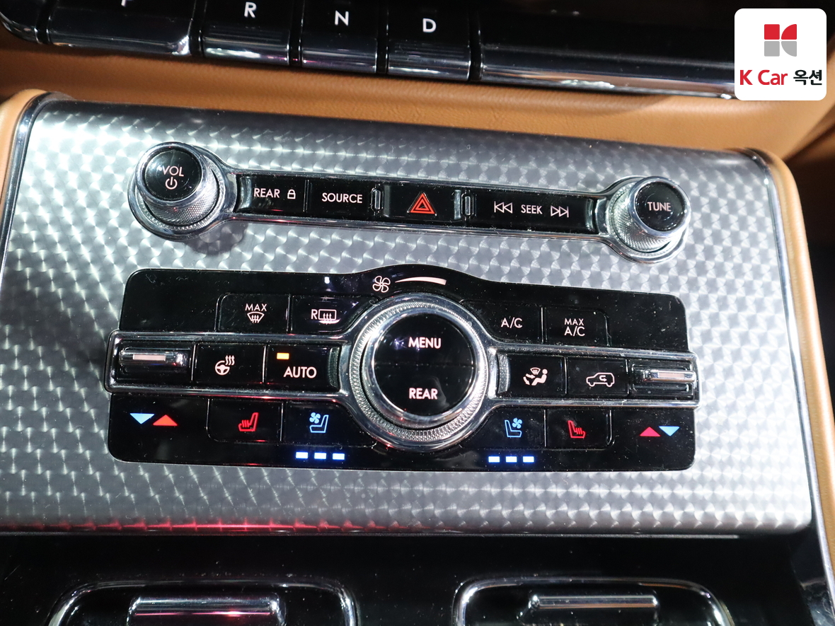 2021 - Lincoln Aviator